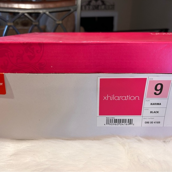 Target Xhilaration Leather Upper Boots size 9 - Picture 3 of 6